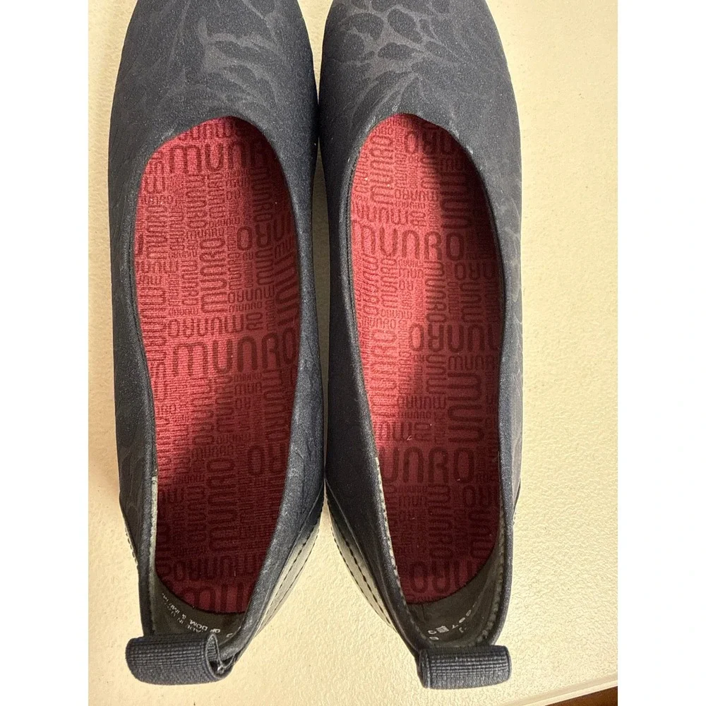 Munro feature designed leather